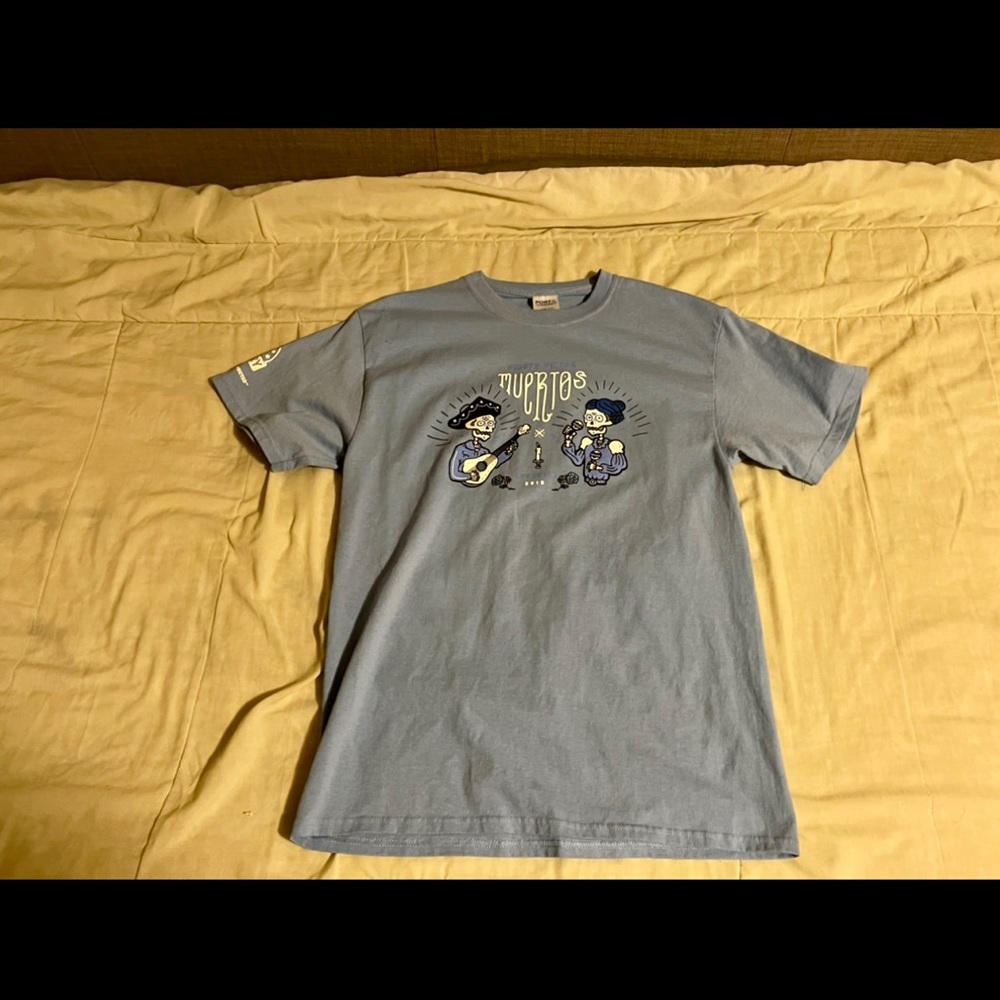 Day of the dead type tshirt - “Fiesta de Los Muertos” - M/L - fits like a large